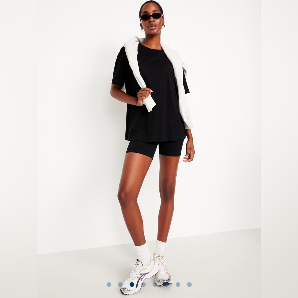🆕 Old Navy Women's Oversized EveryWear Tunic T-Shirt Short Sleeve Black S 4-6 - Picture 3 of 16